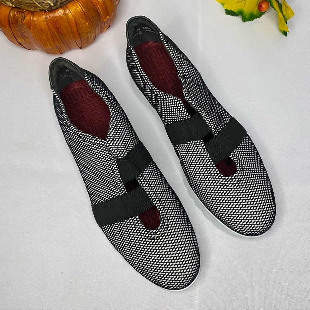 Munro Alta Black White Mesh Leather Slip on Sneaker Size 9.5